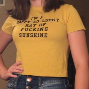 🍃HAPPY GO LUCKY CUTE CROP TOP🍃